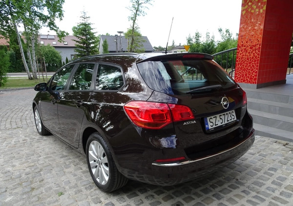 Opel Astra cena 35900 przebieg: 151000, rok produkcji 2014 z Gliwice małe 781